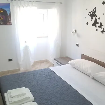 فندق مبيت وإفطار Royal Su Via Principale Per Tropea سانتا دومينيكا