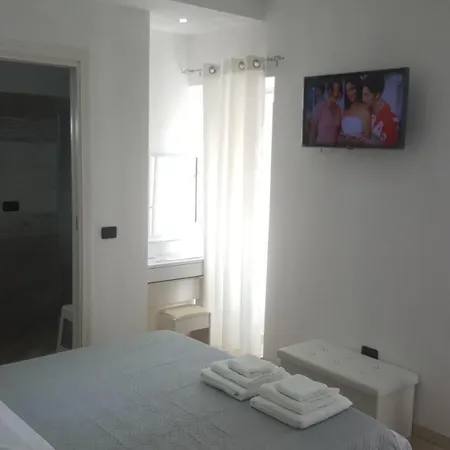 Royal Su Via Principale Per Tropea 4* سانتا دومينيكا