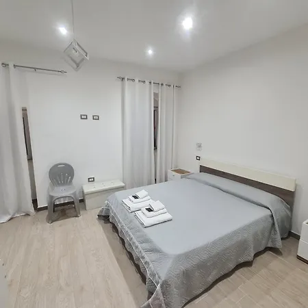 Royal Su Via Principale Per Tropea 住宿加早餐酒店 4*