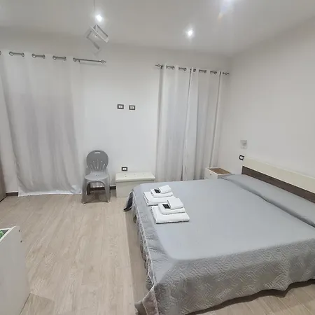 Royal Su Via Principale Per Tropea 4*