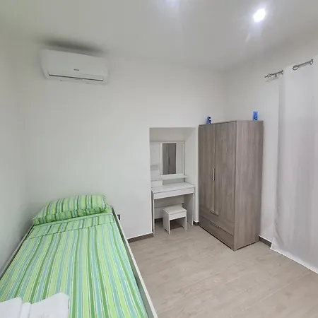 Royal Su Via Principale Per Tropea סנטה דומניקה