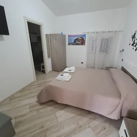 Royal Su Via Principale Per Tropea 住宿加早餐酒店 4*