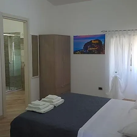 Royal Su Via Principale Per Tropea Santa Domenica (Vibo Valentia)