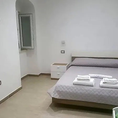 Royal Su Via Principale Per Tropea Santa Domenica (Vibo Valentia)