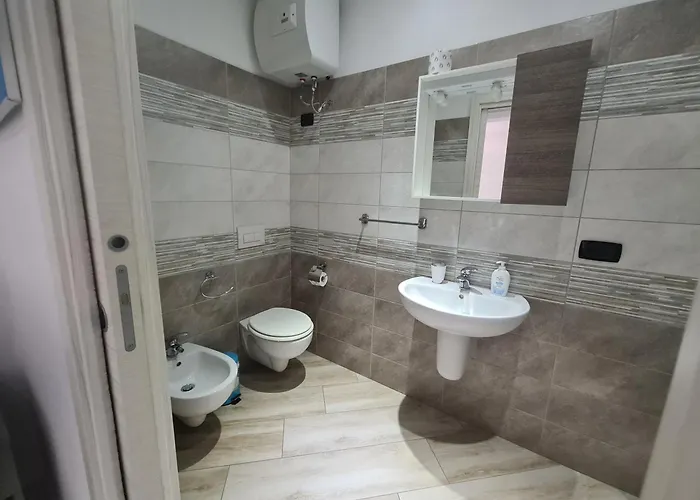 Royal Su Via Principale Per Tropea 4*