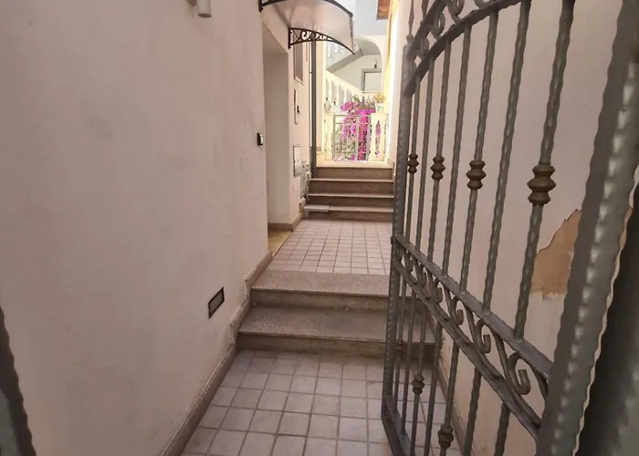 Royal Su Via Principale Per Tropea 4*